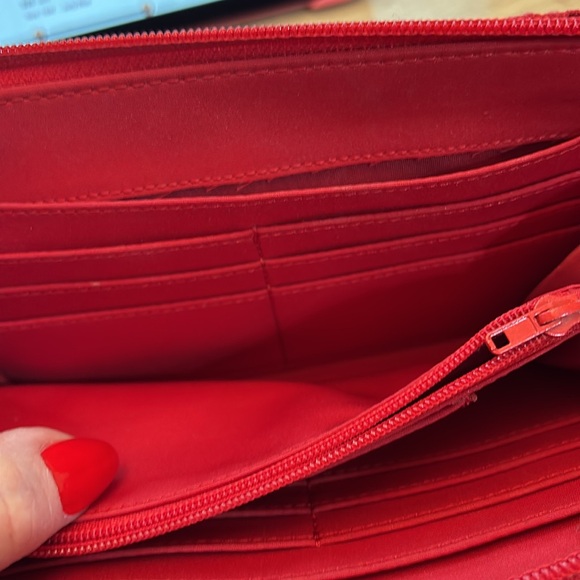 Red sak brand wallet with zipper - Picture 4 of 5